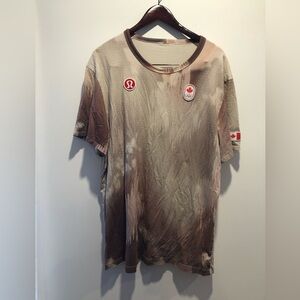 lululemon athletica Men’s Short Sleeve Shirt